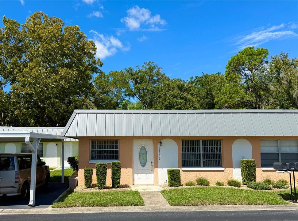 For Sale: $115,000 (2 beds, 2 baths, 984 Square Feet)