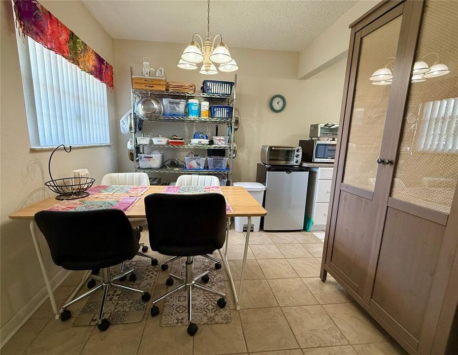 For Sale: $115,000 (2 beds, 2 baths, 984 Square Feet)