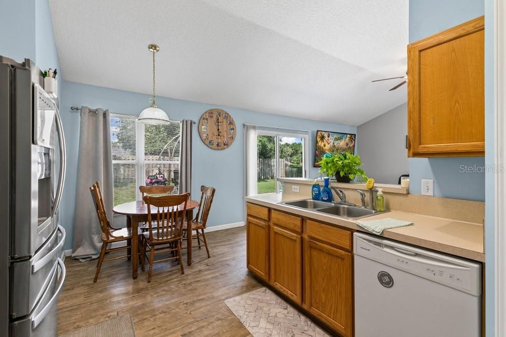 En Venta: $345,000 (3 camas, 2 baños, 1613 Pies cuadrados)