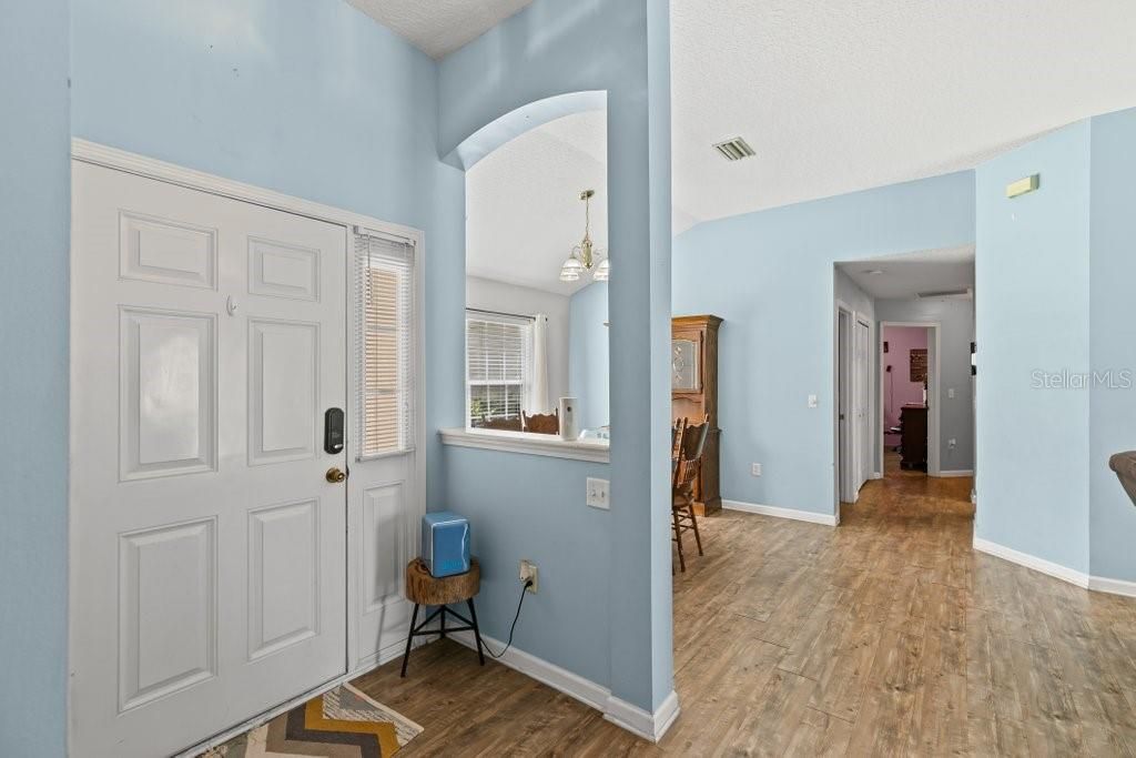 En Venta: $345,000 (3 camas, 2 baños, 1613 Pies cuadrados)