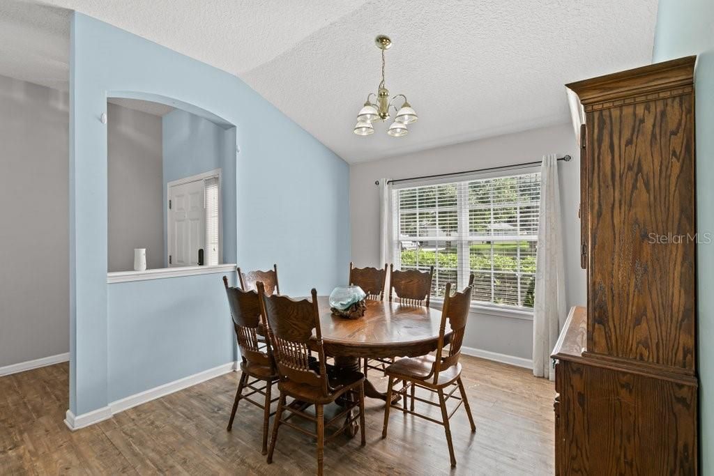 En Venta: $345,000 (3 camas, 2 baños, 1613 Pies cuadrados)