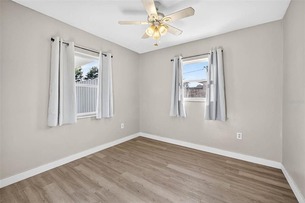 Active With Contract: $2,195 (2 beds, 1 baths, 1077 Square Feet)