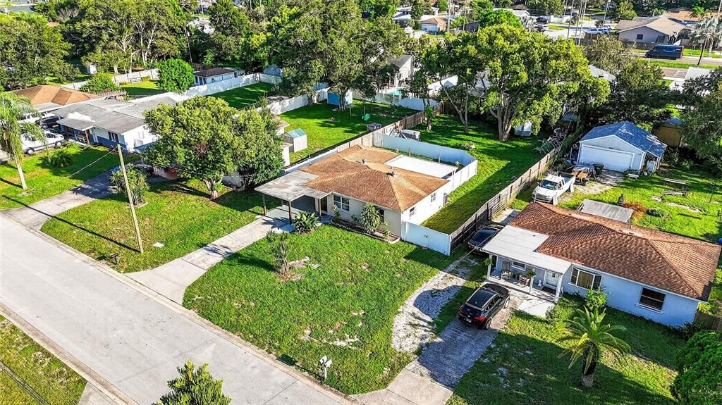 Active With Contract: $2,195 (2 beds, 1 baths, 1077 Square Feet)