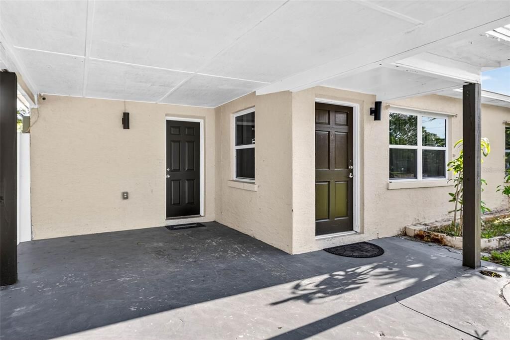 Active With Contract: $2,195 (2 beds, 1 baths, 1077 Square Feet)