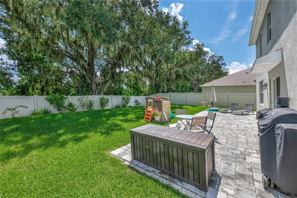 合同活跃: $450,000 (4 贝兹, 2 浴室, 2432 平方英尺)