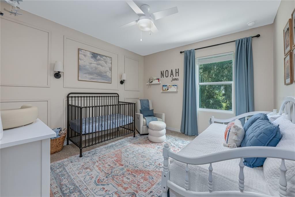 合同活跃: $450,000 (4 贝兹, 2 浴室, 2432 平方英尺)