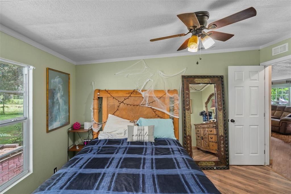 待售: $239,000 (3 贝兹, 2 浴室, 1512 平方英尺)