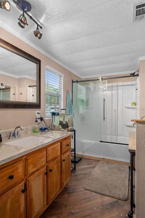 待售: $239,000 (3 贝兹, 2 浴室, 1512 平方英尺)