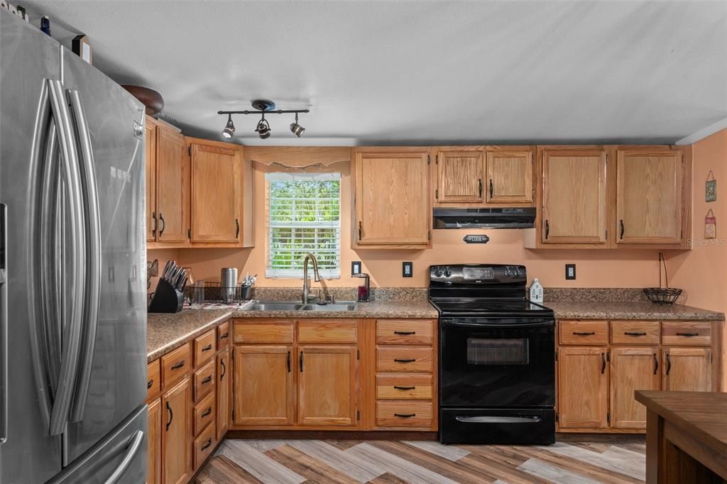 待售: $239,000 (3 贝兹, 2 浴室, 1512 平方英尺)