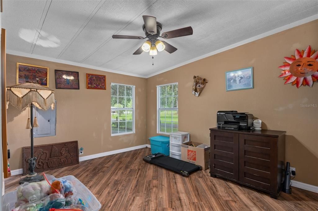 待售: $239,000 (3 贝兹, 2 浴室, 1512 平方英尺)