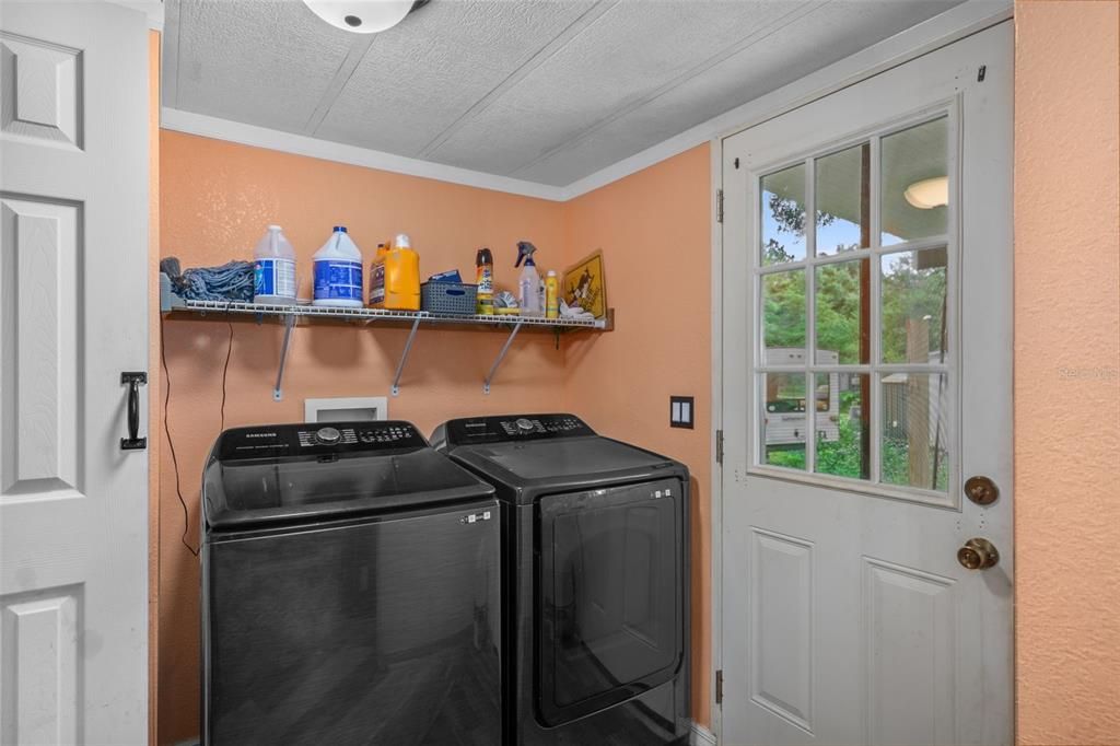 待售: $239,000 (3 贝兹, 2 浴室, 1512 平方英尺)