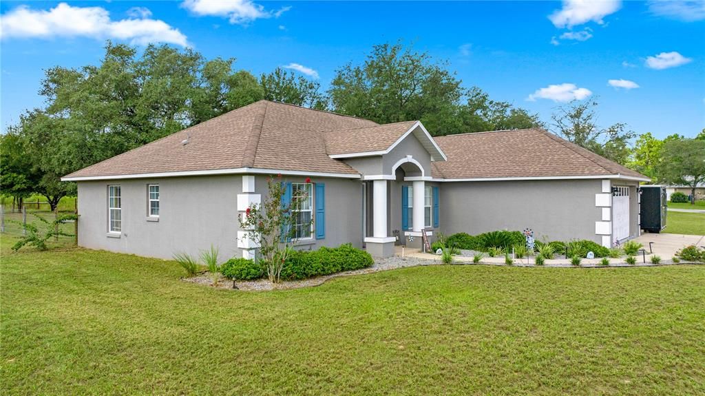 Active With Contract: $324,900 (3 beds, 2 baths, 1635 Square Feet)