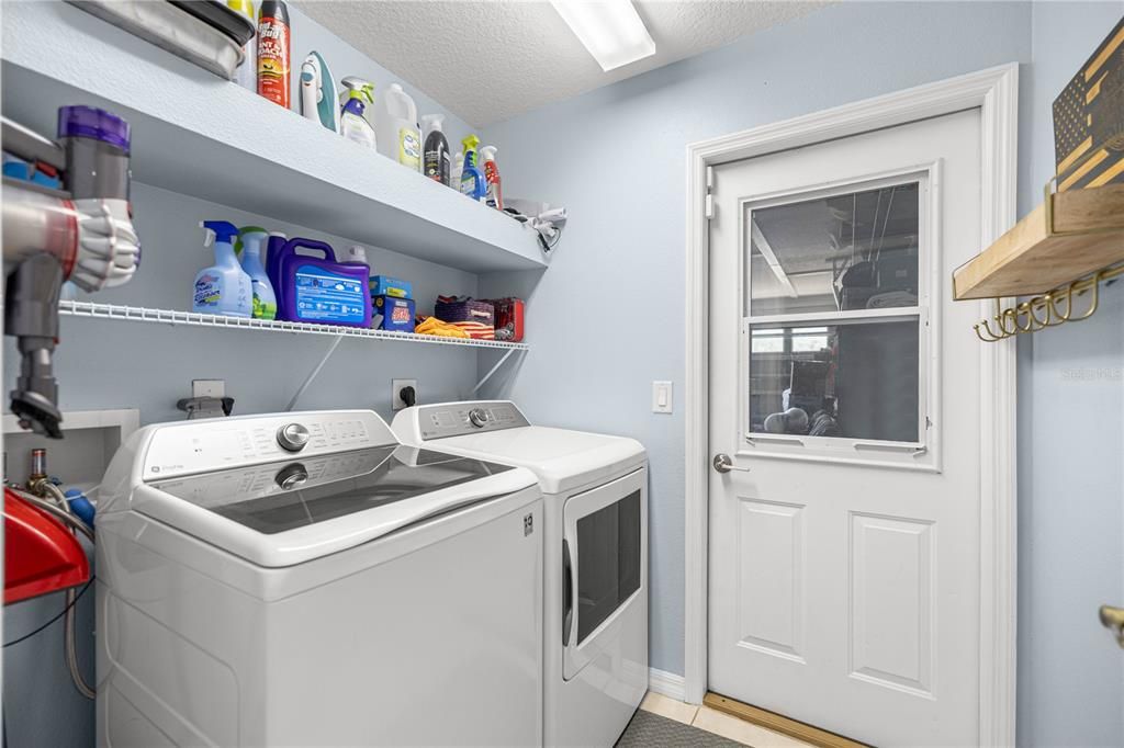 Active With Contract: $324,900 (3 beds, 2 baths, 1635 Square Feet)