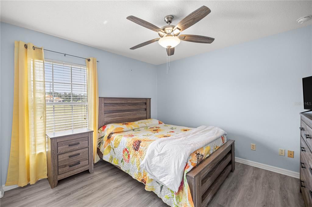 Active With Contract: $324,900 (3 beds, 2 baths, 1635 Square Feet)