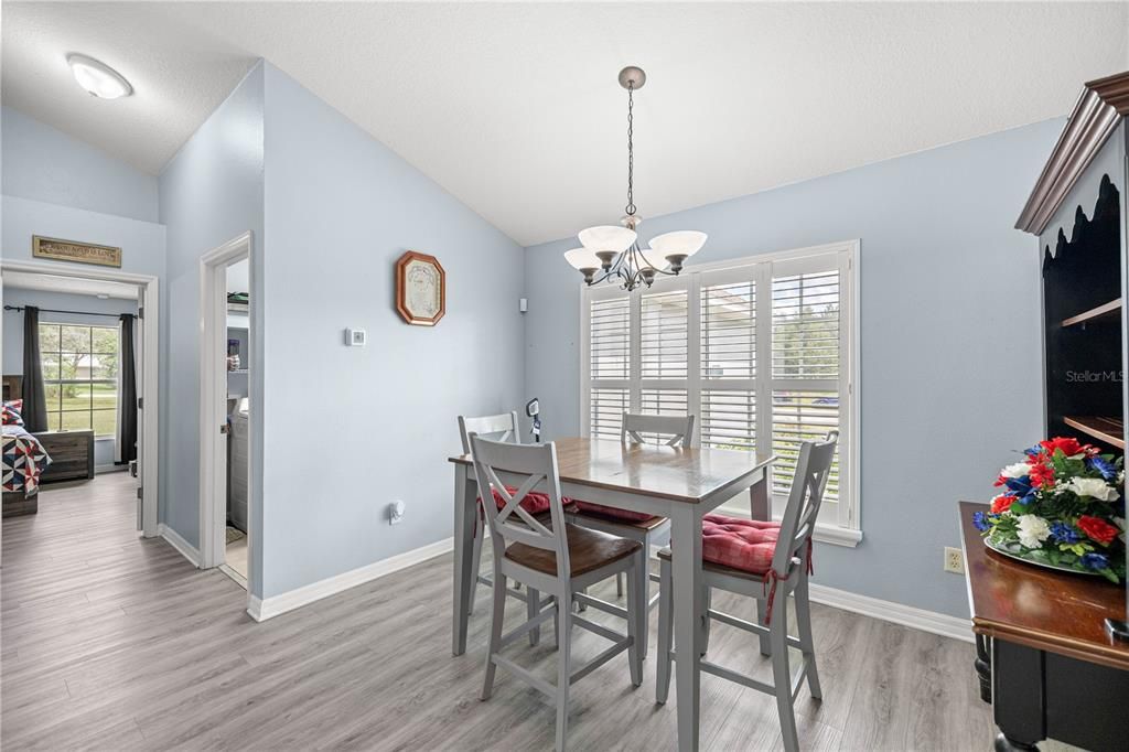 Active With Contract: $324,900 (3 beds, 2 baths, 1635 Square Feet)