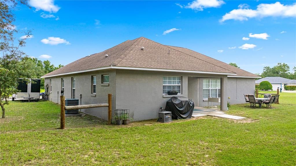 Active With Contract: $324,900 (3 beds, 2 baths, 1635 Square Feet)