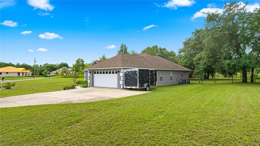 Active With Contract: $324,900 (3 beds, 2 baths, 1635 Square Feet)