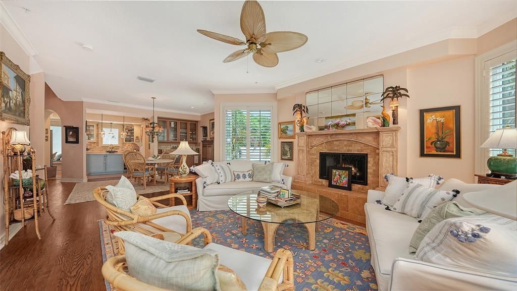 Под контрактом: $2,300,000 (3 спален, 3 ванн, 2884 Квадратных фут)