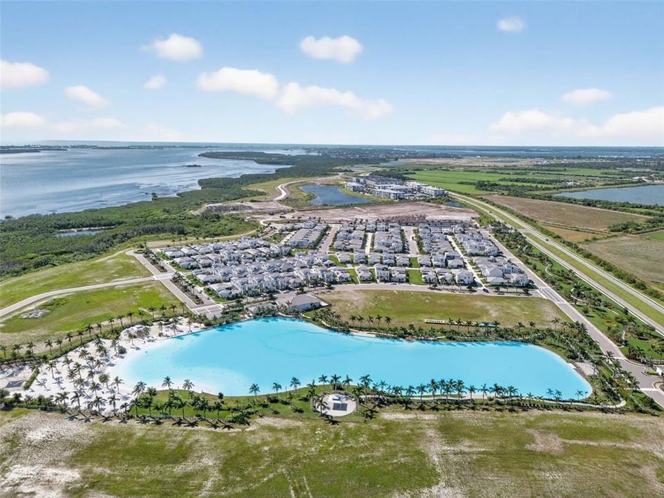 Под контрактом: $1,250,000 (3 спален, 3 ванн, 2700 Квадратных фут)