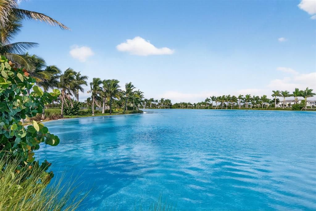 Под контрактом: $1,250,000 (3 спален, 3 ванн, 2700 Квадратных фут)