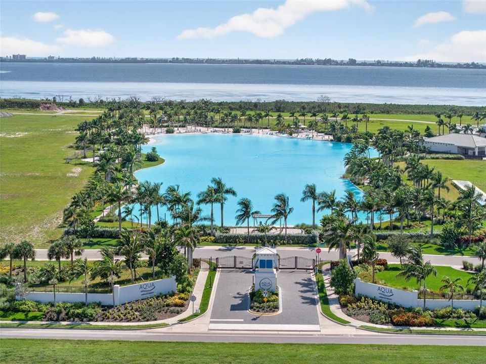 Под контрактом: $1,250,000 (3 спален, 3 ванн, 2700 Квадратных фут)