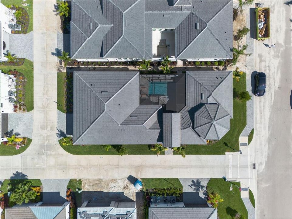 Под контрактом: $1,250,000 (3 спален, 3 ванн, 2700 Квадратных фут)