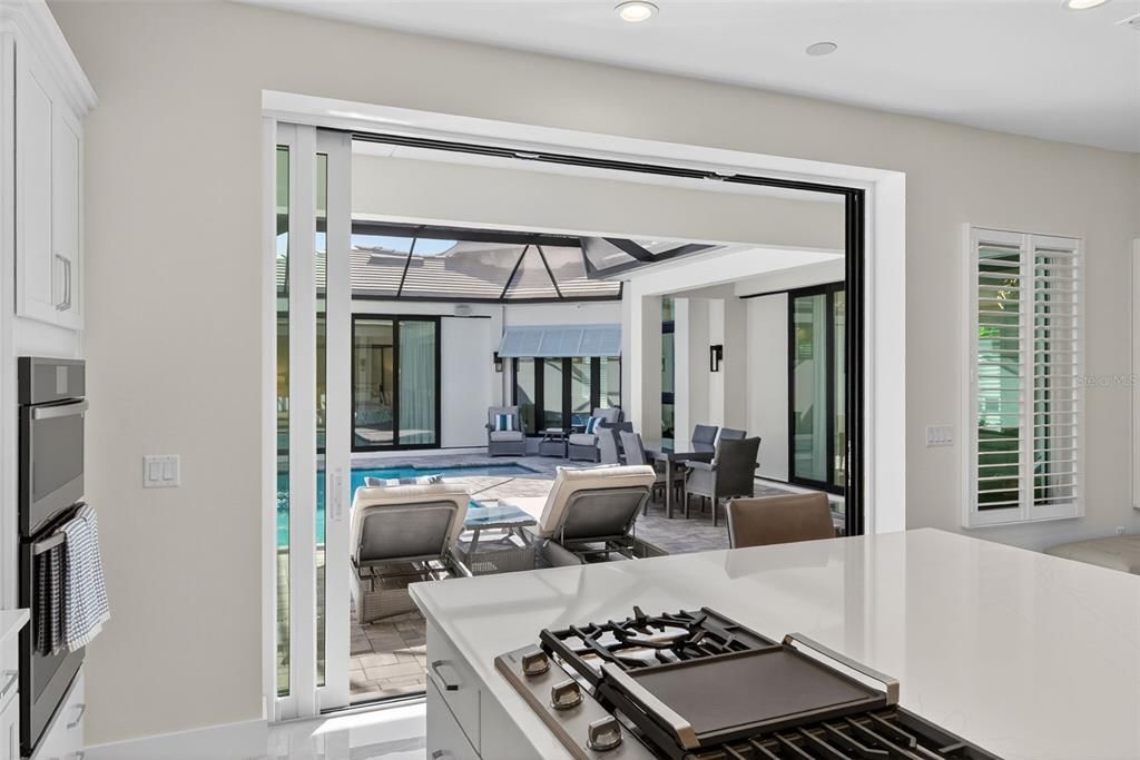 Под контрактом: $1,250,000 (3 спален, 3 ванн, 2700 Квадратных фут)