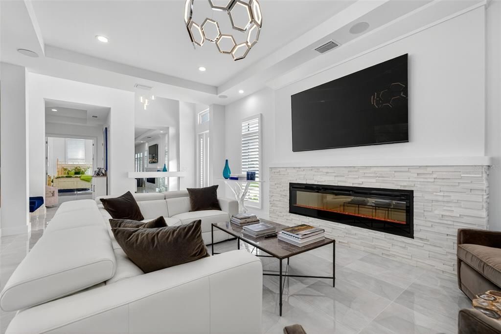 Под контрактом: $1,250,000 (3 спален, 3 ванн, 2700 Квадратных фут)