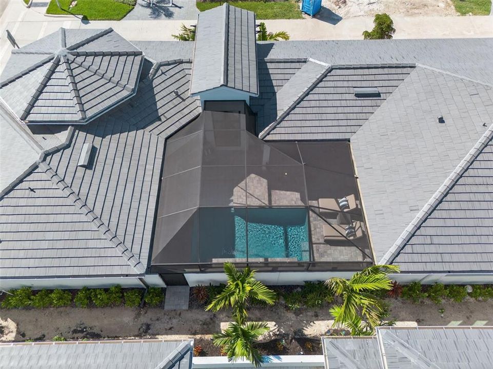 Под контрактом: $1,250,000 (3 спален, 3 ванн, 2700 Квадратных фут)