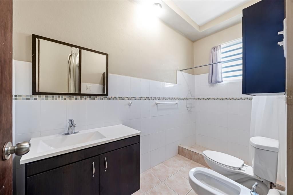 待售: $395,000 (5 贝兹, 4 浴室, 2806 平方英尺)