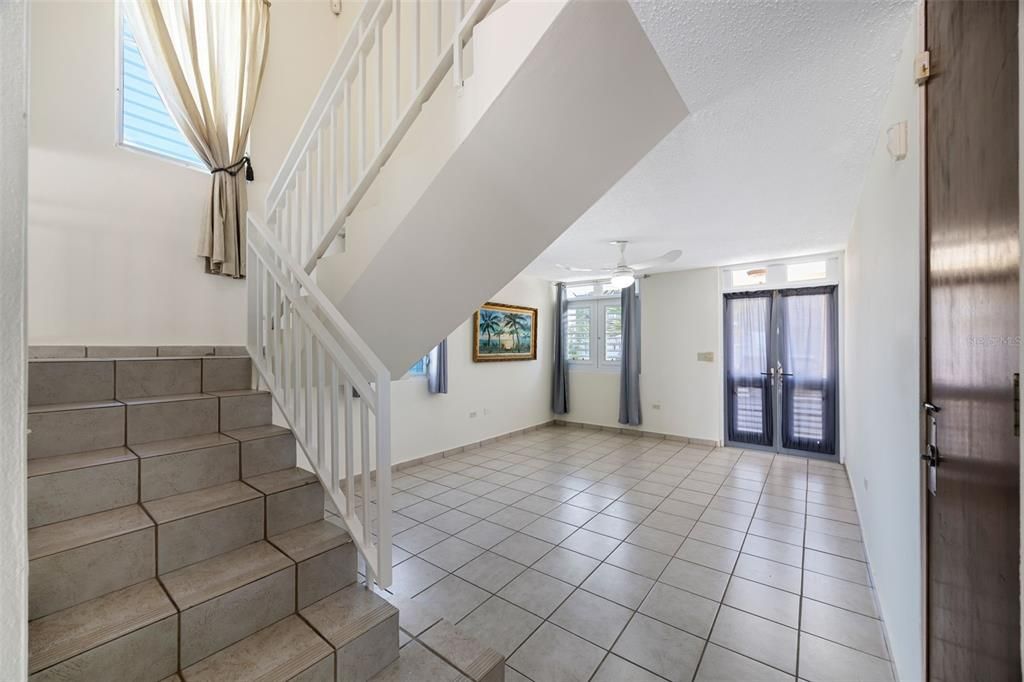 待售: $395,000 (5 贝兹, 4 浴室, 2806 平方英尺)