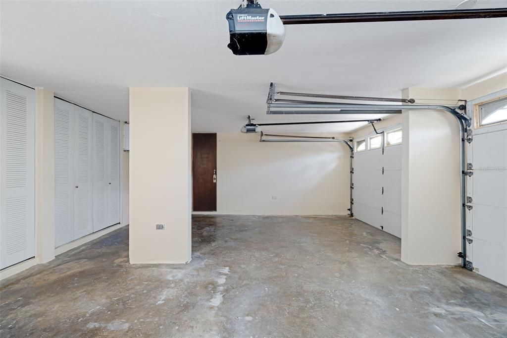 待售: $395,000 (5 贝兹, 4 浴室, 2806 平方英尺)