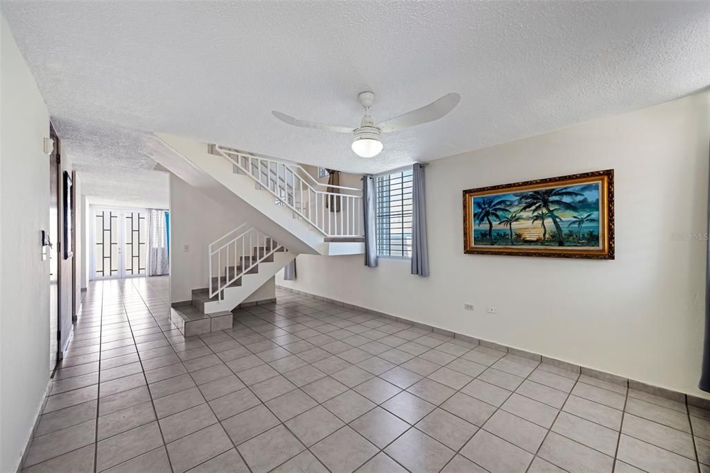 待售: $395,000 (5 贝兹, 4 浴室, 2806 平方英尺)