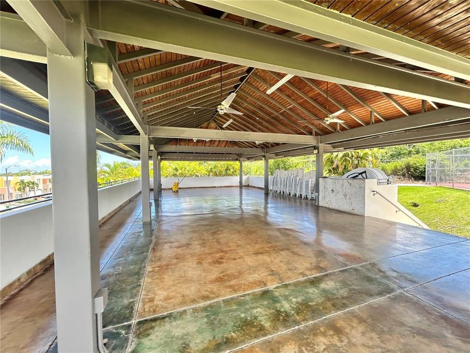 待售: $395,000 (5 贝兹, 4 浴室, 2806 平方英尺)