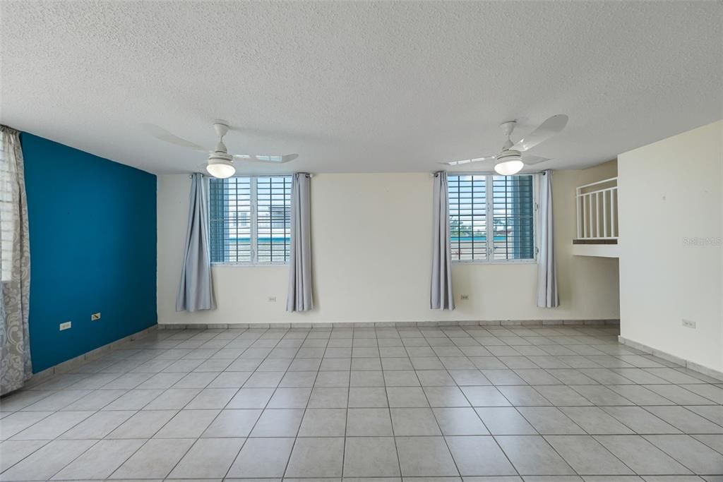 待售: $395,000 (5 贝兹, 4 浴室, 2806 平方英尺)