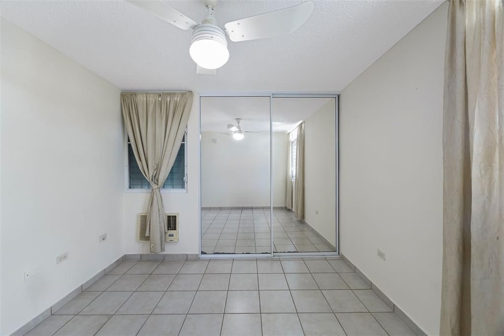 待售: $395,000 (5 贝兹, 4 浴室, 2806 平方英尺)