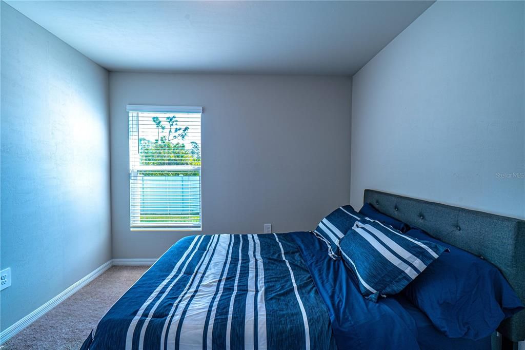 Activo con contrato: $365,000 (4 camas, 2 baños, 1499 Pies cuadrados)