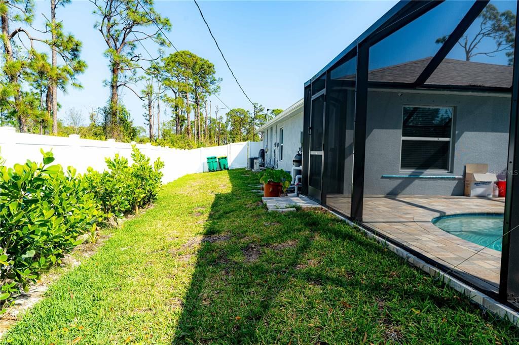 Activo con contrato: $365,000 (4 camas, 2 baños, 1499 Pies cuadrados)