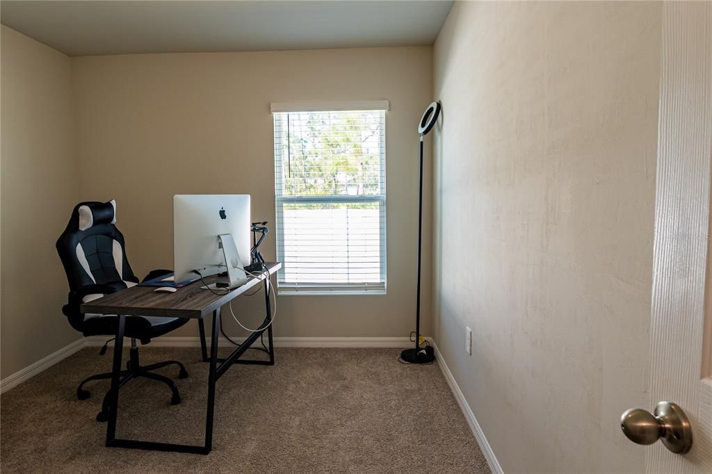 Activo con contrato: $365,000 (4 camas, 2 baños, 1499 Pies cuadrados)