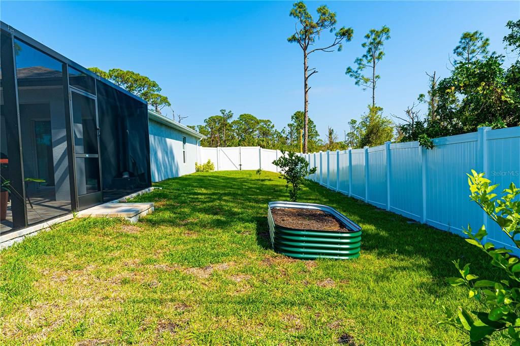 Activo con contrato: $365,000 (4 camas, 2 baños, 1499 Pies cuadrados)