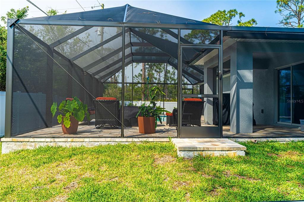 Activo con contrato: $365,000 (4 camas, 2 baños, 1499 Pies cuadrados)