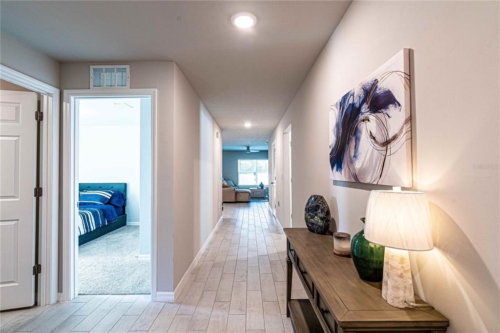 Activo con contrato: $365,000 (4 camas, 2 baños, 1499 Pies cuadrados)