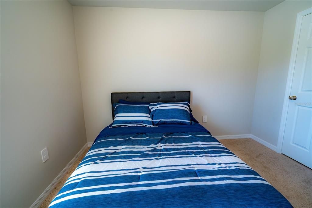 Activo con contrato: $365,000 (4 camas, 2 baños, 1499 Pies cuadrados)