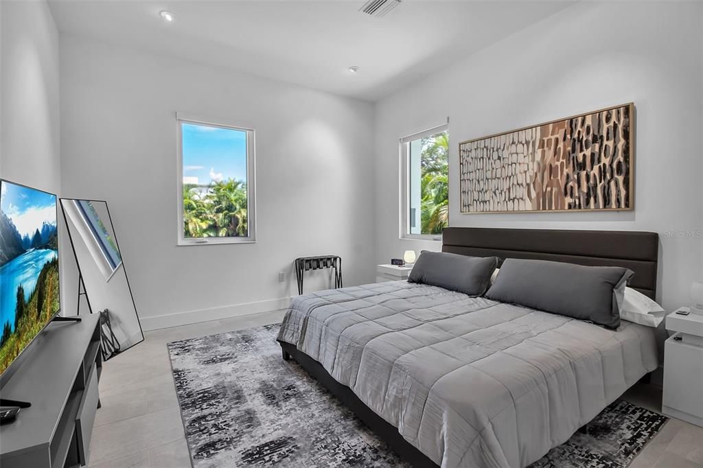 For Rent: $12,500 (4 beds, 3 baths, 2731 Square Feet)