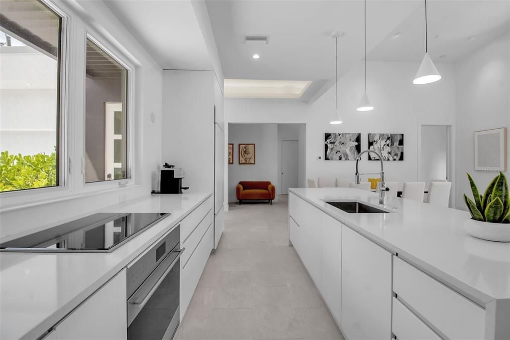 For Rent: $12,500 (4 beds, 3 baths, 2731 Square Feet)