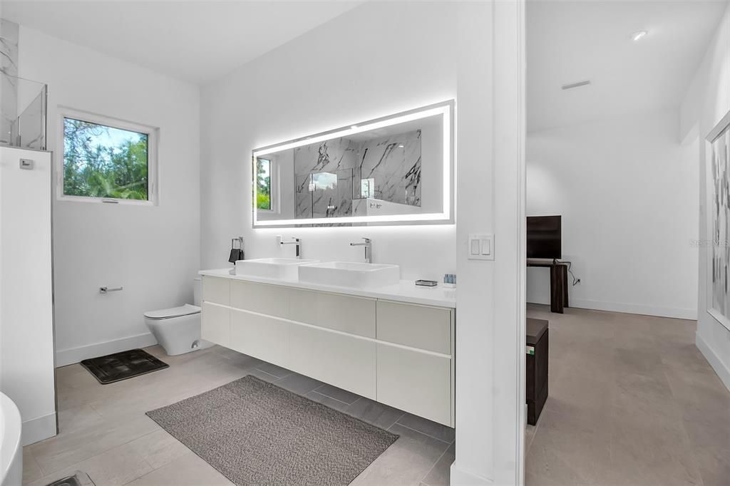 For Rent: $12,500 (4 beds, 3 baths, 2731 Square Feet)