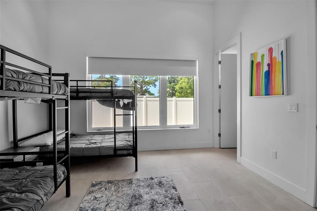 For Rent: $12,500 (4 beds, 3 baths, 2731 Square Feet)