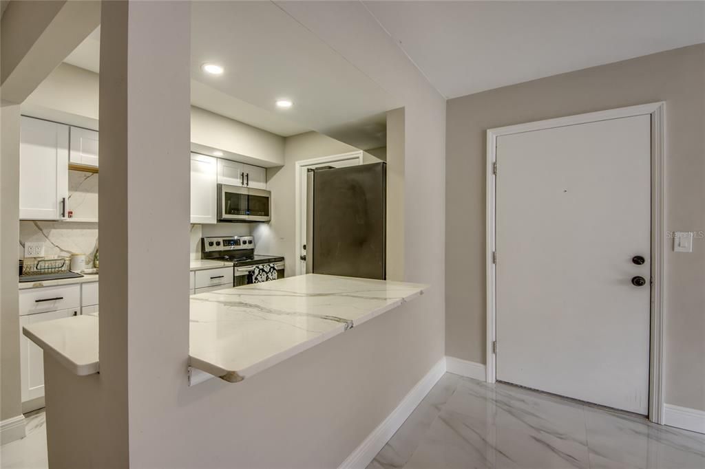 En Venta: $179,900 (2 camas, 2 baños, 882 Pies cuadrados)