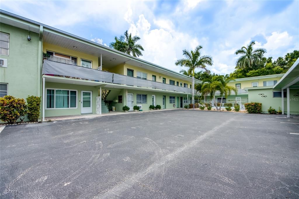 En Venta: $179,900 (2 camas, 2 baños, 882 Pies cuadrados)