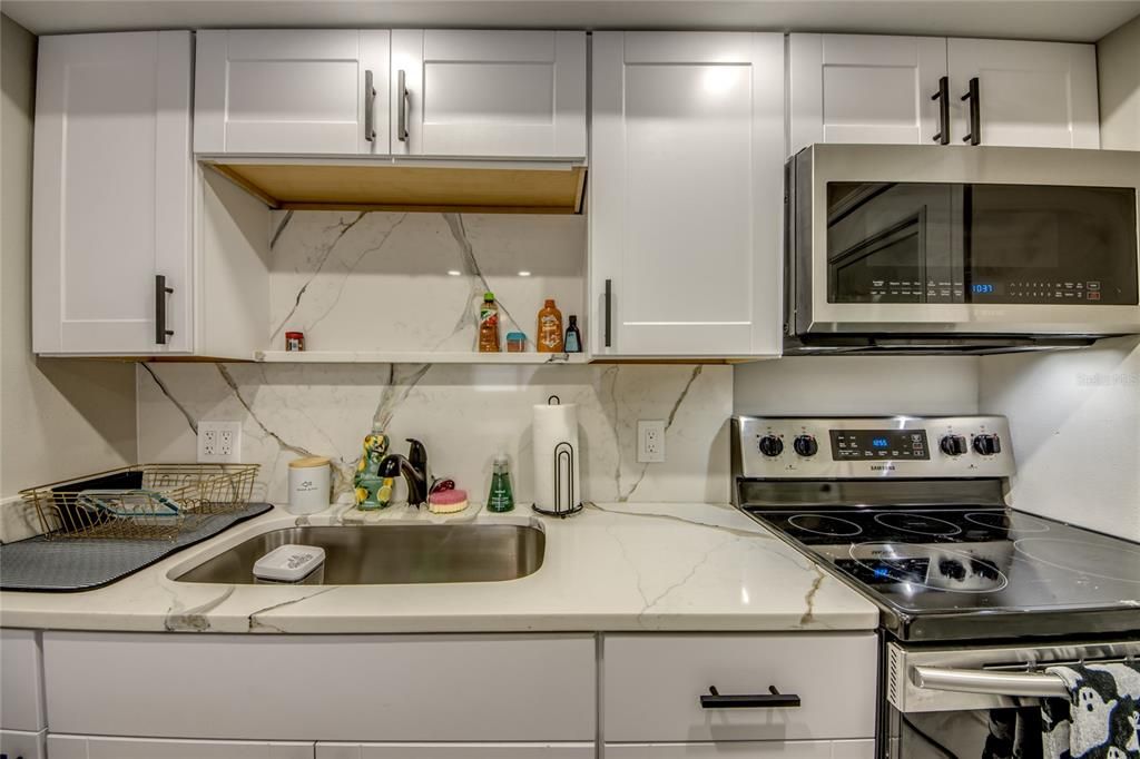 En Venta: $179,900 (2 camas, 2 baños, 882 Pies cuadrados)